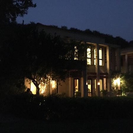 مانيسار Villa At Tarudhan Valley Golf Resort المظهر الخارجي الصورة