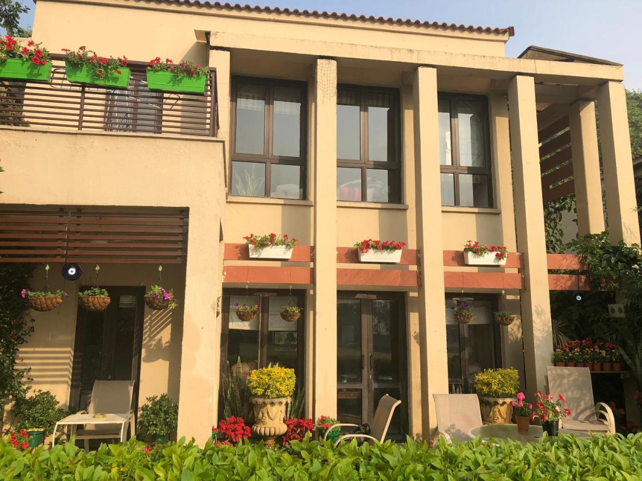 مانيسار Villa At Tarudhan Valley Golf Resort المظهر الخارجي الصورة